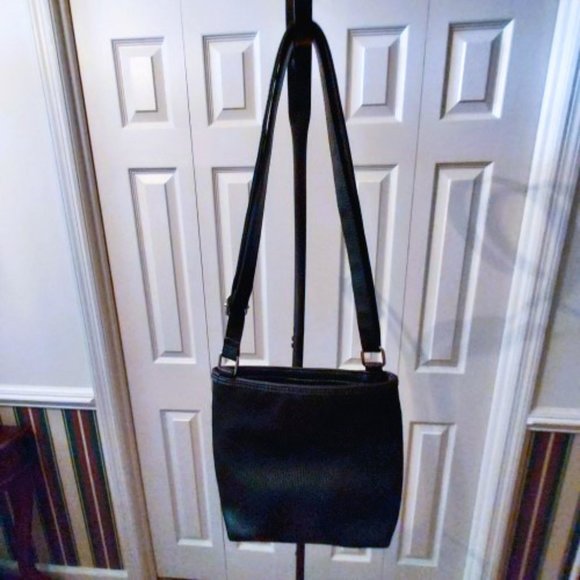 Shoulder Bag With Adjustable Double Straps NWOT - Picture 3 of 5